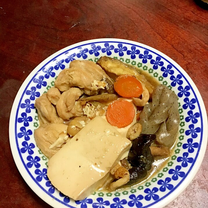 丸ナス入り鶏と野菜の煮込み豆腐。
